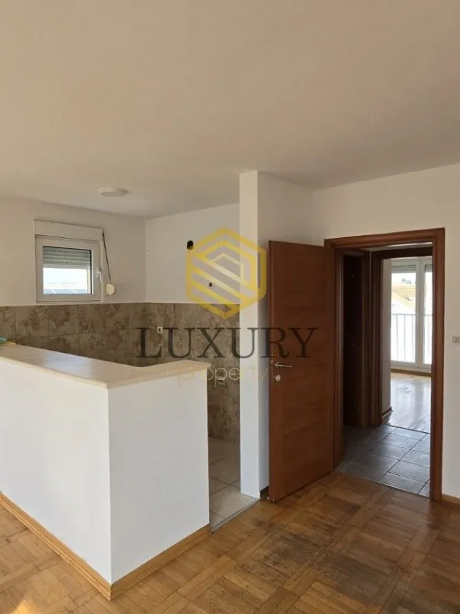 Prodaja, dvosoban stan, 56m², Stari Aerodrom, Podgorica