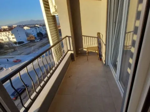 Izdavanje, jednosoban stan, 46m², Stari Aerodrom, Podgorica - image 10