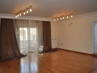 Izdavanje, stan, 300m², Autokomanda, Voždovac Sve Podlokacije - image 1