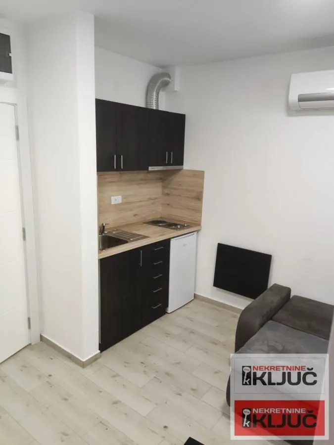 Rent, studio apartment, 32m², Novi Sad, Srbija