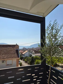 Rent, two bedroom apartment, 85m², Kalimanj, Tivat - image 9