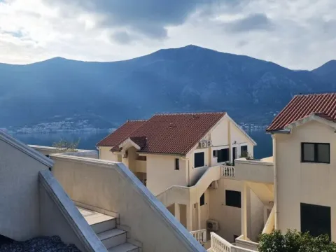 Sale, two bedroom apartment, 80m², Dobrota, Kotor - image 6