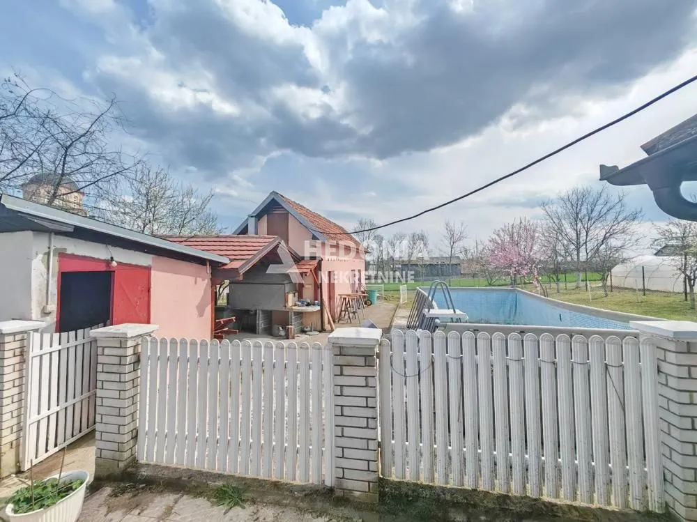 Prodaja, kuća, 106m², Centar, Ub