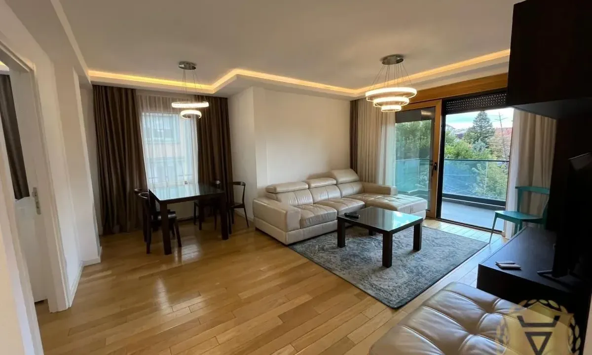 Izdavanje, trosoban stan, 84m², Autokomanda, Voždovac Sve Podlokacije