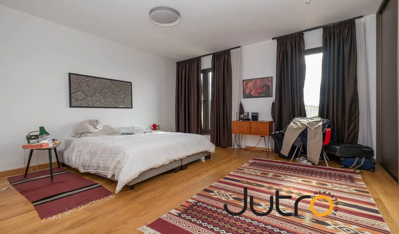 Izdavanje, trosoban stan, 142m², Zagorič, Podgorica
