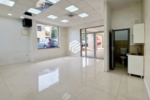Rent, office space, 43m², Drač, Podgorica - image 2