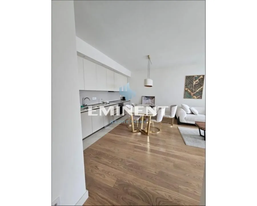 Izdavanje, trosoban stan, 80m², Savski Venac, Beograd