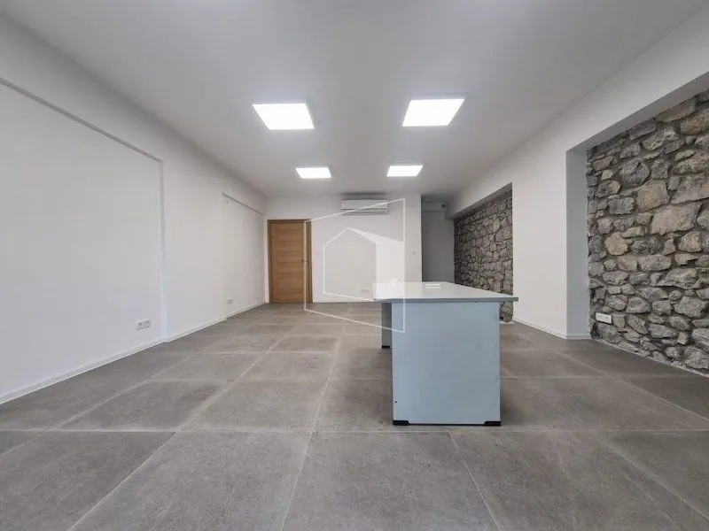Rent, office space, 120m², Centar, Podgorica