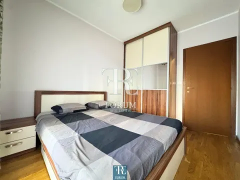 Izdavanje, jednosoban stan, 55m², City Kvart, Podgorica - image 9