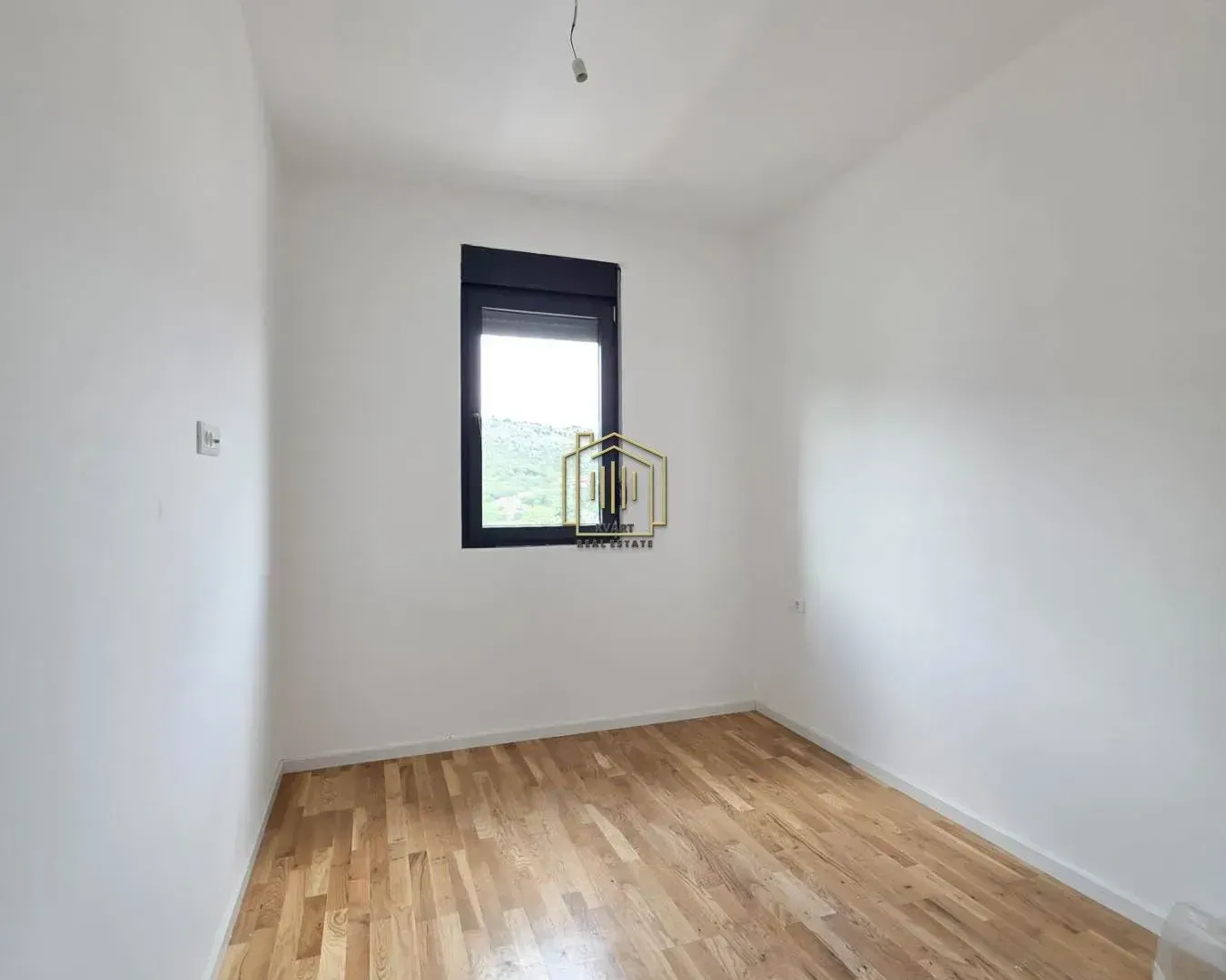 Izdavanje, jednosoban stan, 64m², Tološi, Podgorica
