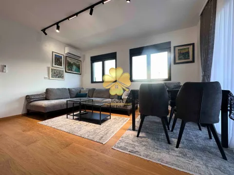 Izdavanje, dvosoban stan, 72m², Ljubović, Podgorica - image 2