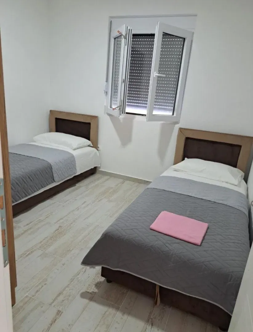 Rent, two bedroom apartment, 65m², Ilino, Bar