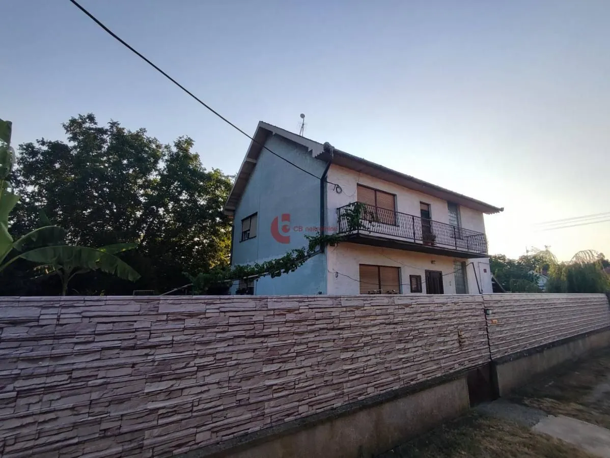 Prodaja, kuća, 250m², Novo Selo, Subotica