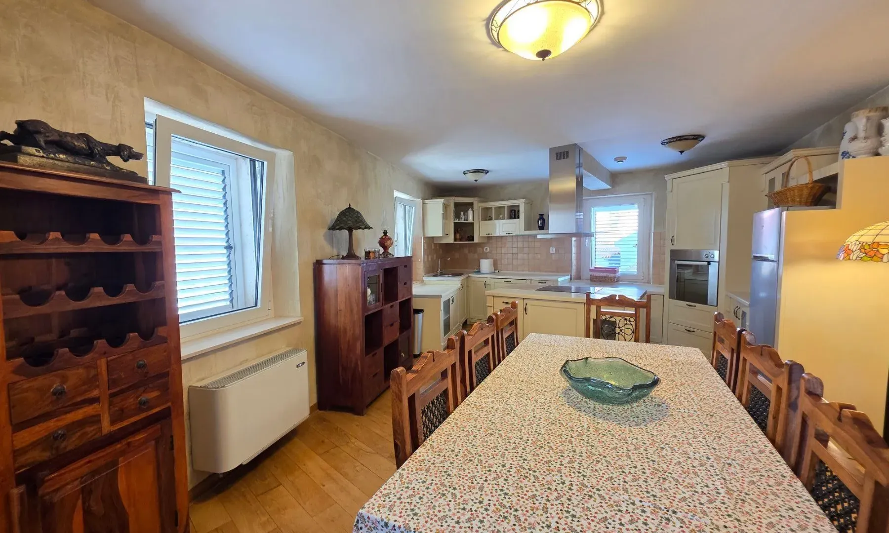 Rent, three bedroom apartment, 120m², Stari Grad, Budva