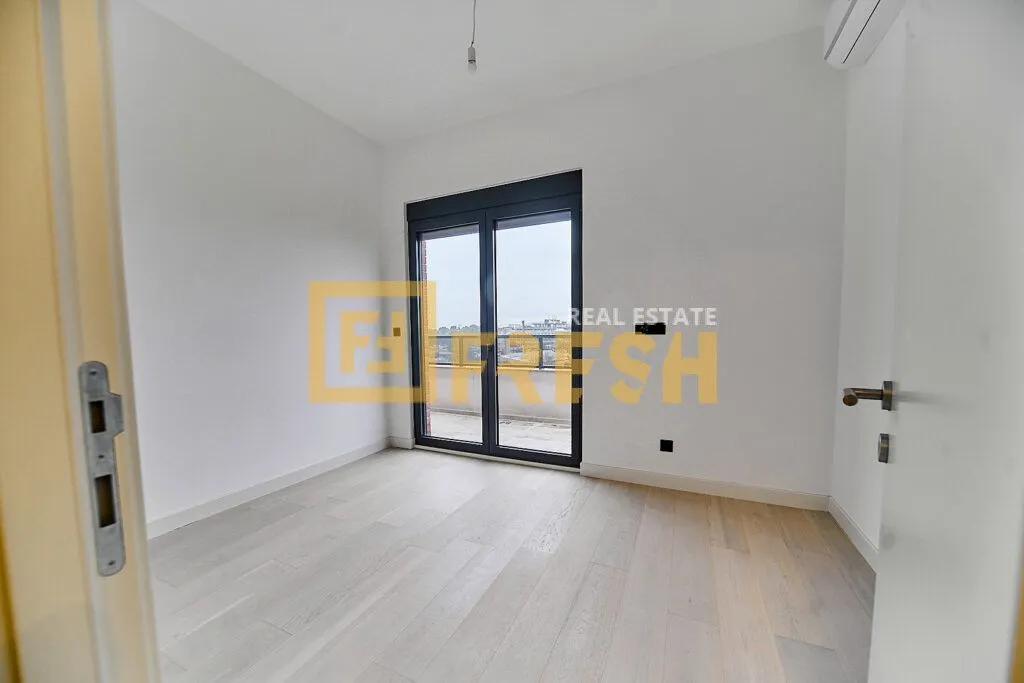 Prodaja, trosoban stan, 149m², Krivi Most, Podgorica