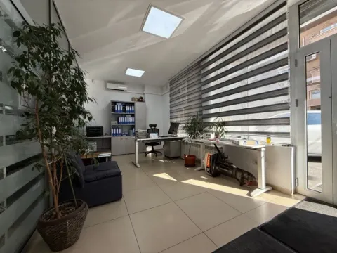 Sale, office space, 148m², Đeram Pijaca, Beograd - image 5
