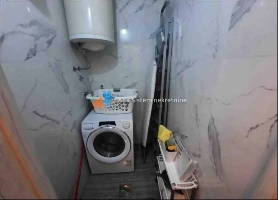 Izdavanje, trosoban stan, 70m², Kosančićev Venac, Beograd