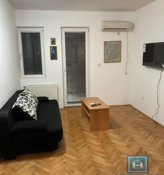 Izdavanje, jednosoban stan, 37m², Centar, Jagodina