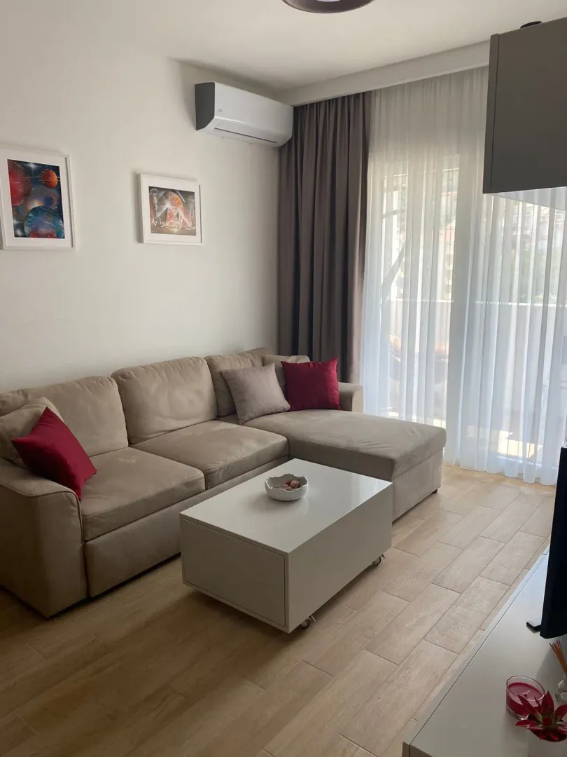 Rent, one bedroom apartment, 47m², Budva, Crna Gora