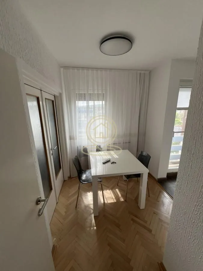 Izdavanje, jednosoban stan, 35m², Centar, Kragujevac