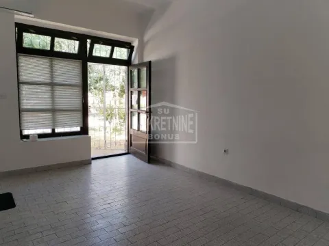 Rent, office space, 25m², Prozivka, Subotica