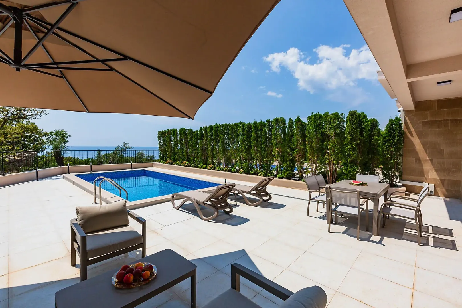 Prodaja, kuća, 220m², Reževići, Budva
