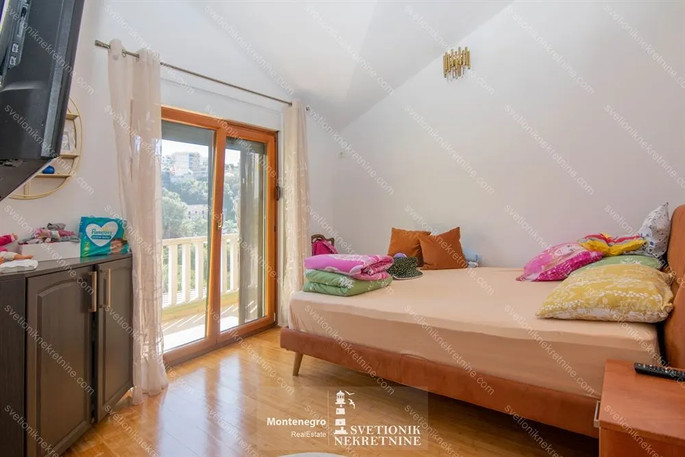 Prodaja, četvorosoban stan, 137m², Topla, Herceg Novi