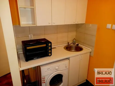 Izdavanje, garsonjera, 22m², Podbara, Novi Sad Sve Podlokacije - image 9