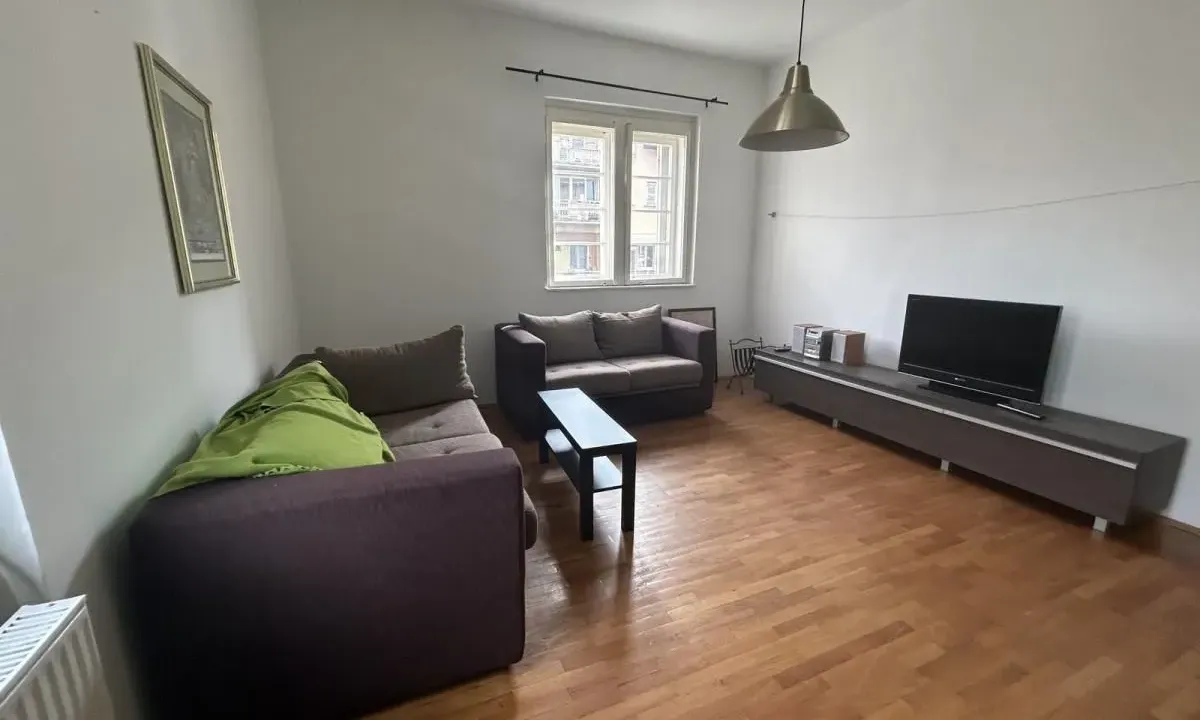 Izdavanje, trosoban stan, 80m², Staro groblje, Niš