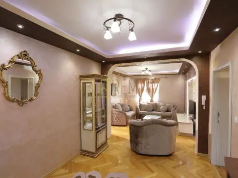 Izdavanje, kuća, 250m², Tološi, Podgorica - image 11