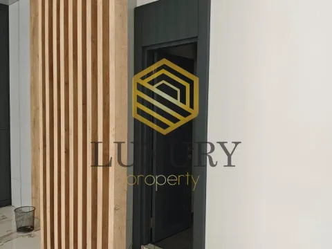 Izdavanje, poslovni prostor, 54m², Central Point, Podgorica - image 3