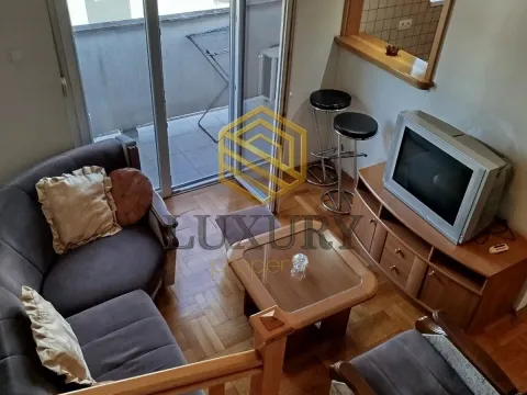 Prodaja, jednosoban stan, 50m², Zabjelo, Podgorica - image 1