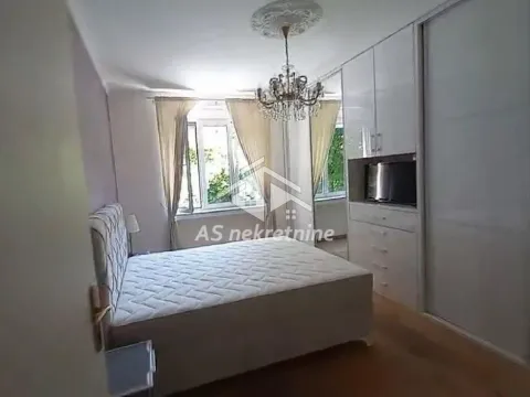 Izdavanje, trosoban stan, 70m², Gundulićev Venac, Beograd - image 9