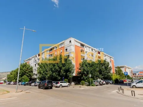 Prodaja, poslovni prostor, 101m², Blok 9, Podgorica