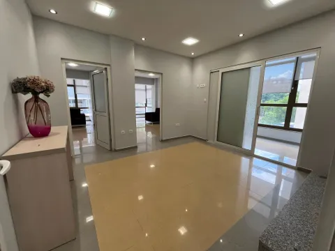 Rent, office space, 100m², Centar, Podgorica - image 4