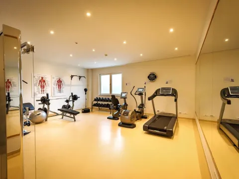 Izdavanje, četvorosoban stan, 228m², Porto Montenegro, Tivat - image 33