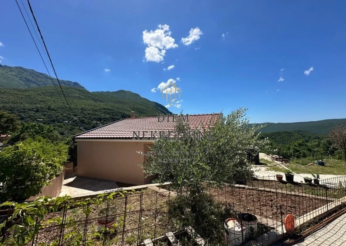 Rent, house, 85m², Lastva Grbaljska, Kotor