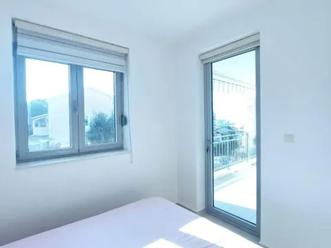 Rent, one bedroom apartment, 41m², Petrovac, Budva - image 4