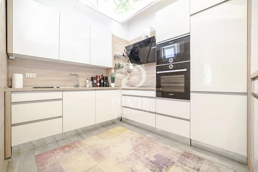 Sale, three bedroom apartment, 83m², Južni Bulevar, Vračar Sve Podlokacije