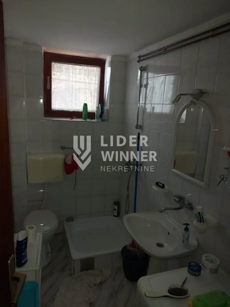Sale, house, 247m², Voždovac Sve Podlokacije, Beograd