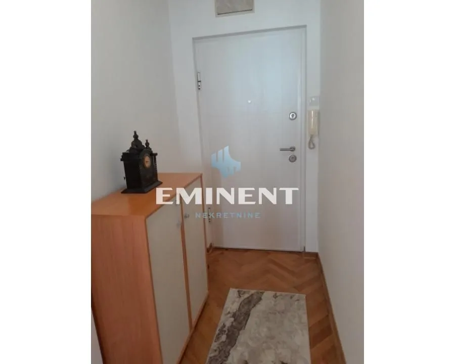 Izdavanje, dvosoban stan, 60m², Kalenić Pijaca, Vračar Sve Podlokacije