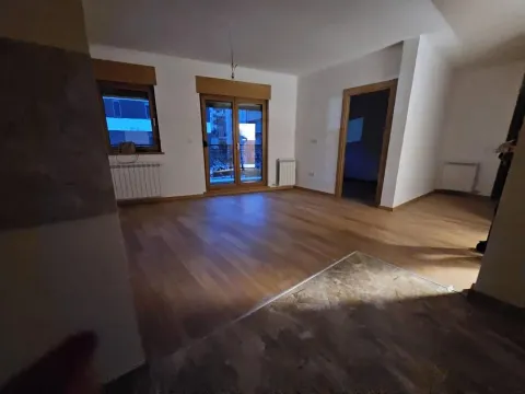 Prodaja, trosoban stan, 70m², Trošarina, Voždovac Sve Podlokacije - image 2