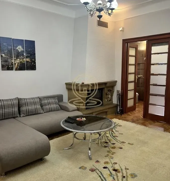 Izdavanje, četvorosoban stan, 120m², Stari Grad, Beograd