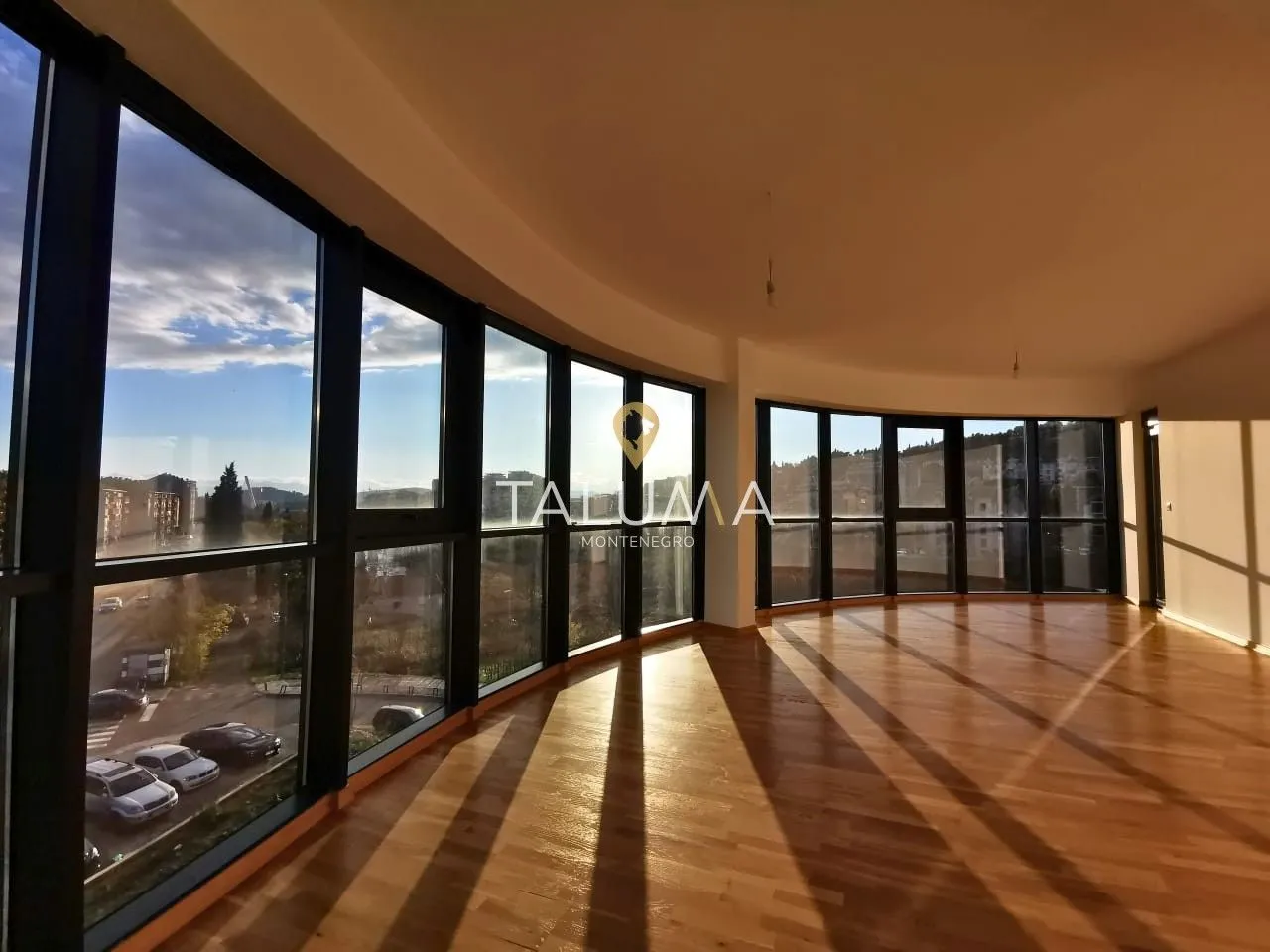 Izdavanje, trosoban stan, 117m², Momišići, Podgorica