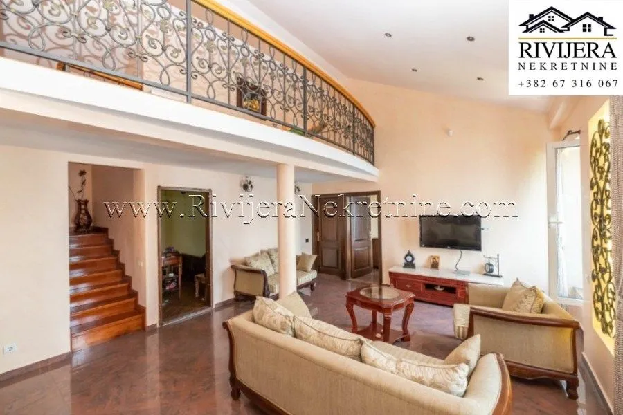 Sale, three bedroom apartment, 106m², Centar, Herceg Novi