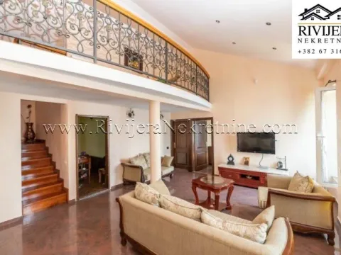 Prodaja, trosoban stan, 106m², Centar, Herceg Novi