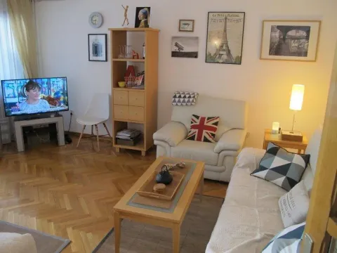 Izdavanje, trosoban stan, 90m², Savski Venac, Beograd - image 3