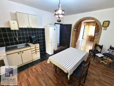Prodaja, kuća, 219m², Centar, Ub - image 10