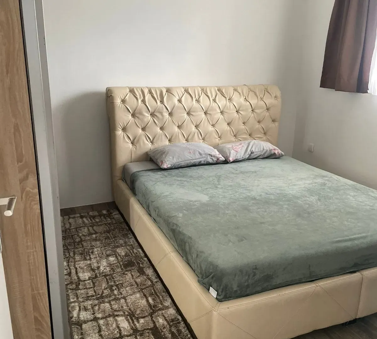 Izdavanje, jednosoban stan, 60m², Malo Brdo, Podgorica