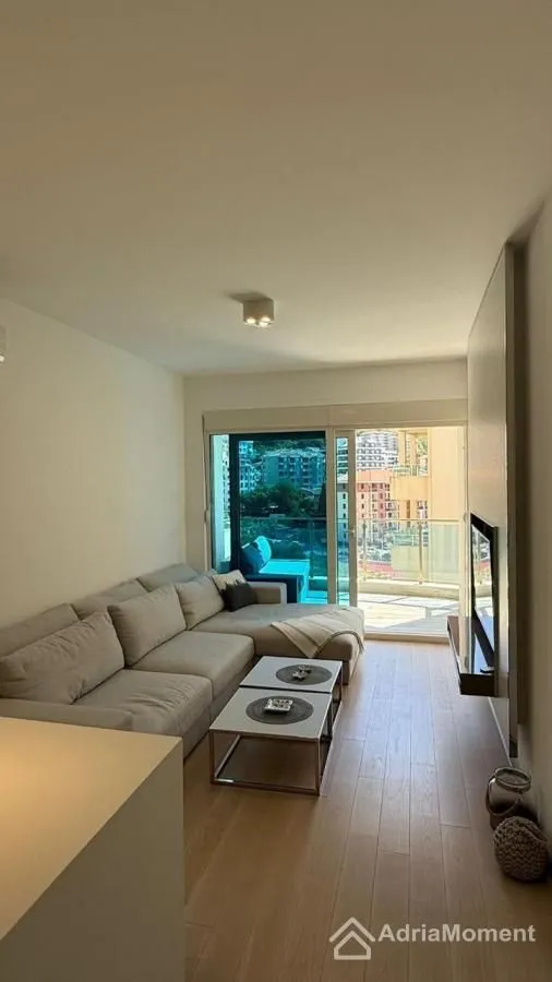 Sale, two bedroom apartment, 58m², Bečići, Budva